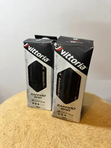 Pneus Vittoria Zaffiro Pro 700x28 Graphene<br>Para câmara de ar<br>R$420,00 o par , pix