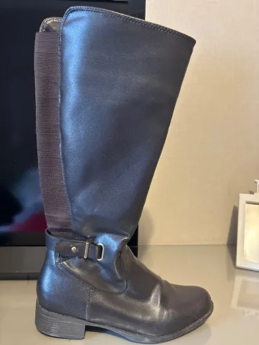 Botas femininas cano longo TAM 36 marca Via Uno