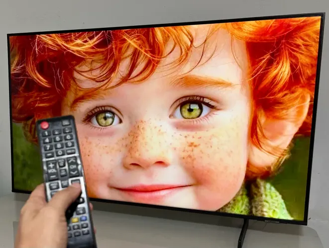 Tv Smart 50 SAMSUNG CRYSTAL 4K C/ XBOX ONE E ALEXA INTEGRADO