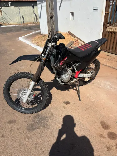 Crf 230f ano 2011