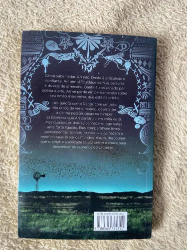 Aristóteles e Dante Descobrem os Segredos do Universo | Livro Usado