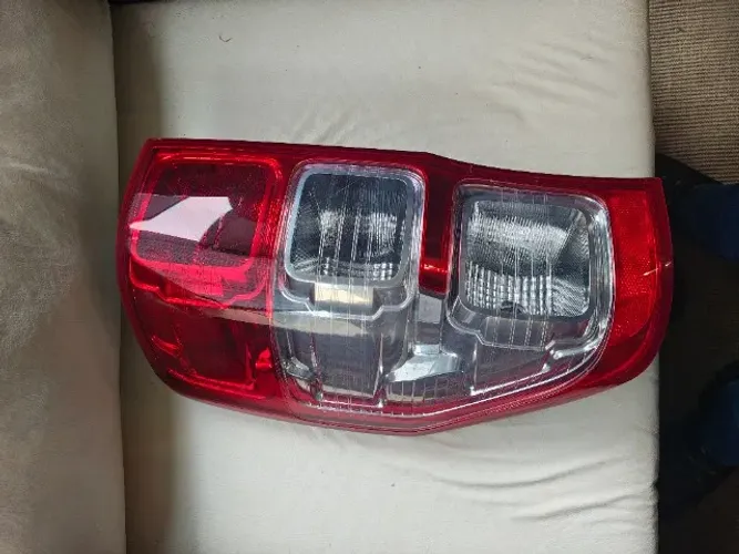 Lanterna Traseira Lado esquerdo (Motorista) da Ford Ranger Original - Vermelha