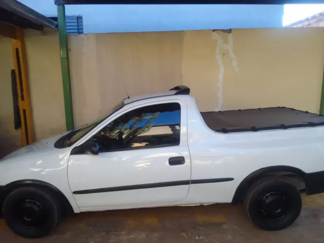 Chevrolet Corsa Pick-up Std/ Rodeio 1.6 MPFI 2001