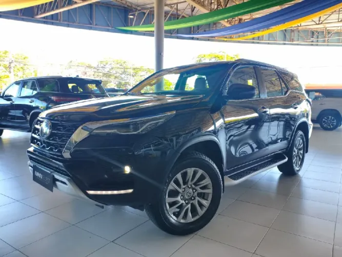 Toyota Hilux SW4 SRX 4X4 2.8 TDI 16V Dies. Aut. 2024