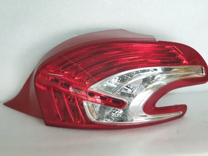 Lantena Traseira Peugeot 208 2013 2014 2015 2016 2017 ( Novo )