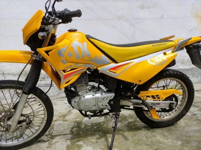 Vendo moto sundown stx 200 ano 2008 valor 6,000 reais 