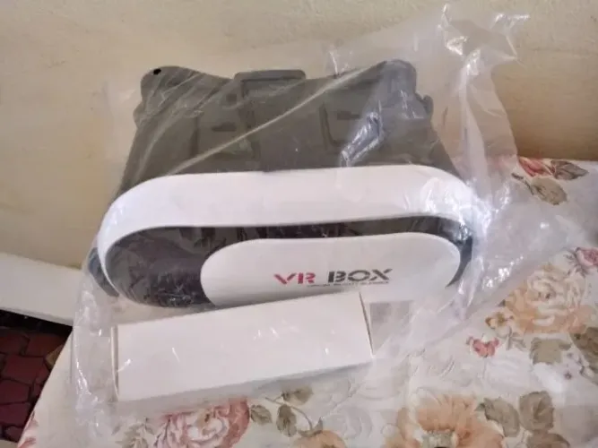 Óculos Virtual, ainda na caixa, completo, ótimo estado. Envio qualquer local.