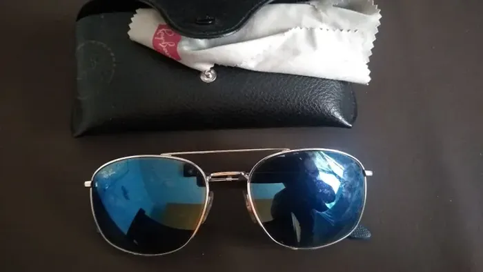 Rayban original semi novo.