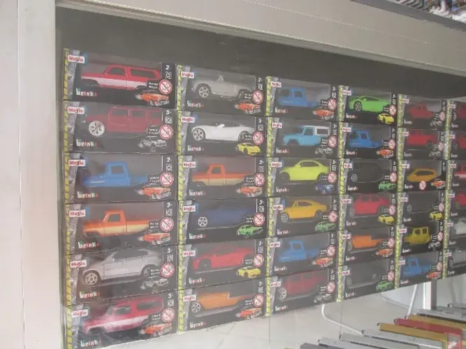 carros da maisto na embalagem 15 reais a unidade
