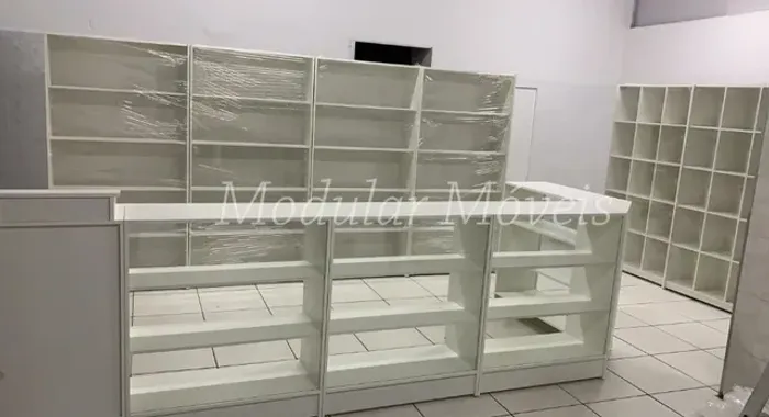 Balcões Vitrine Expositores Colmeias Prateleiras