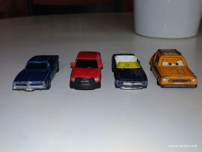 Vendo carrinhos usados
