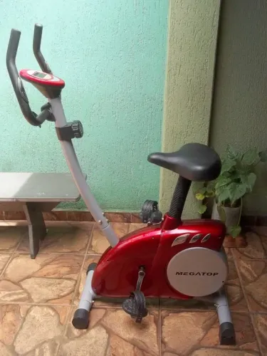 Ate 4x sem Juros - Bicicleta Ergométrica Magnética Vertical Megatop - Profissional