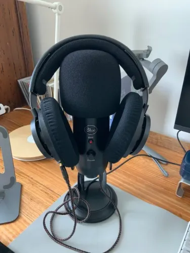 Microfone Blue Yeti Blackout Condensador Usb