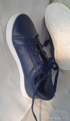 Sapato infantil Tam N*25 cor Azul com solado Branco