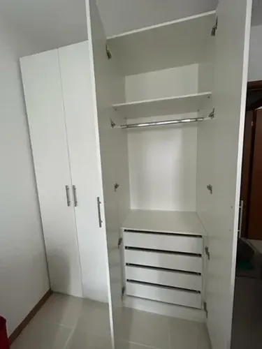 Guarda Roupas Branco com 8 gavetas