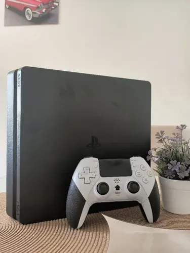 PS4 Slim super conservado com garantia