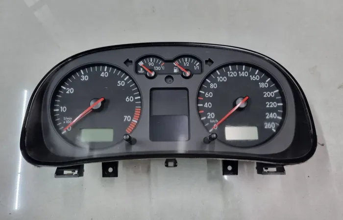 Painel De Instrumentos Vw Golf 2.0 1999 A 2007  *9