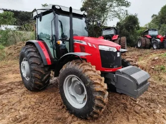 Trator Agrícola, marca Massey Ferguson, modelo MF6713, potência 130HP, ano 2023