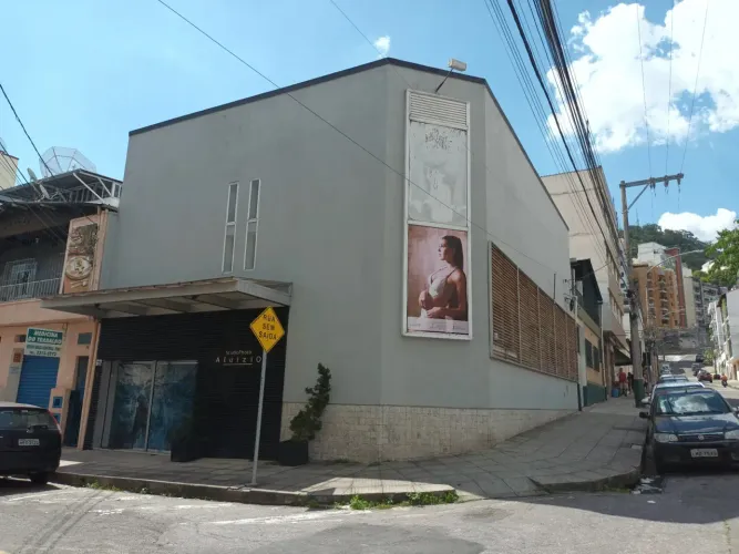 Casa comercial de esquina para alugar no São Mateus