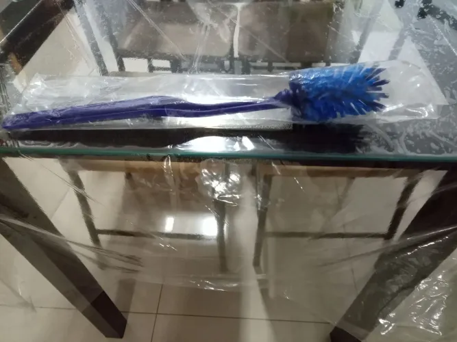Escova para limpeza de garrafas e utensílios
