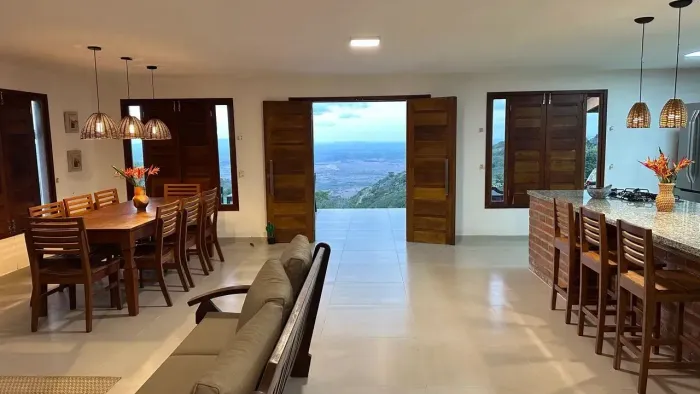 Diversas Casas e Terrenos à venda na Serra Negra