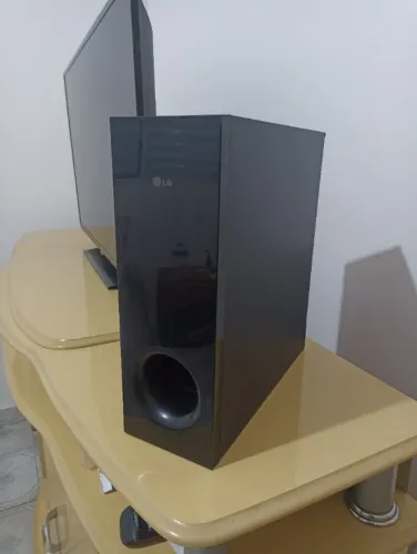 Sub-Woofer LG, Modelo S62S1-W ( LER A DESCRIÇÃO )