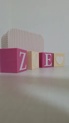 Cubos personalizados para quarto de bebê 