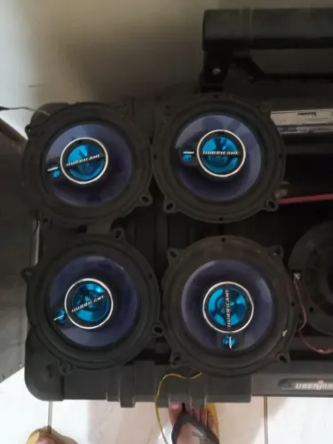 Kit com 4 alto-falantes Hurricane 15 p vendo ou troco 