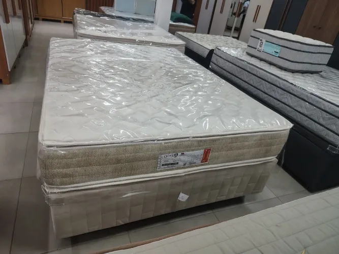 Cama Box de Casal - Novos D 33 selado 