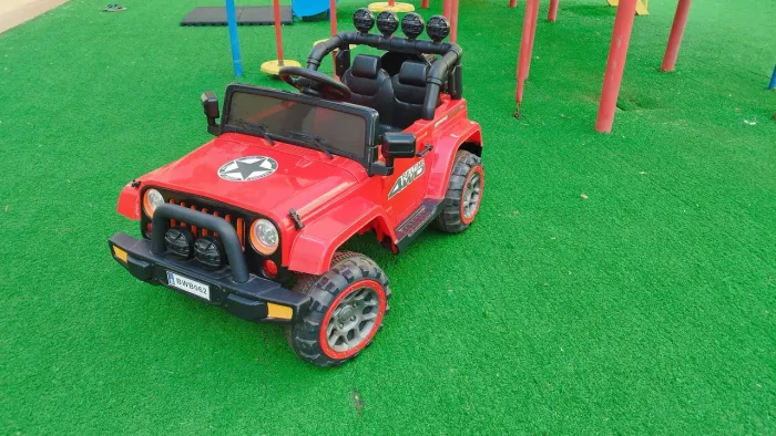 Jeep Elétrico Infantil com controle remoto