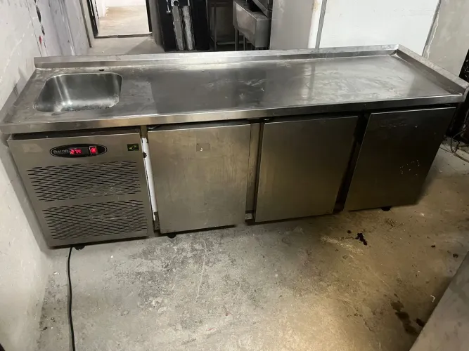 Balcão refrigerado MACOM,com pia esquerda, Aço 304