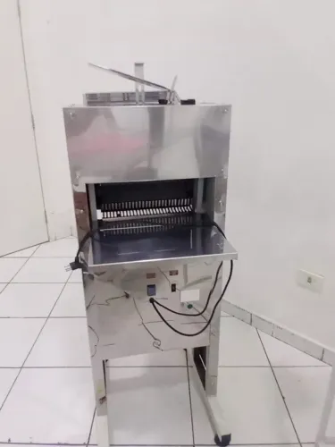 Fatiadora De Pães Metvisa 220 V Modelo Fp-12