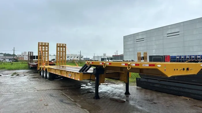 Carreta Prancha 3 eixos reforçada! 