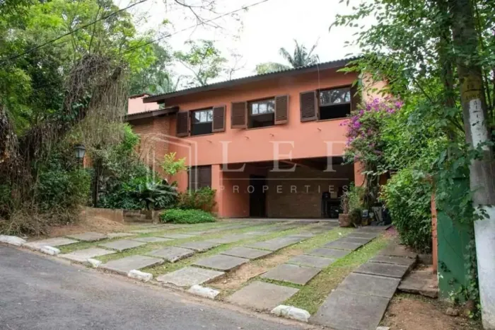 Casa condomínio fechado, Carapicuíba