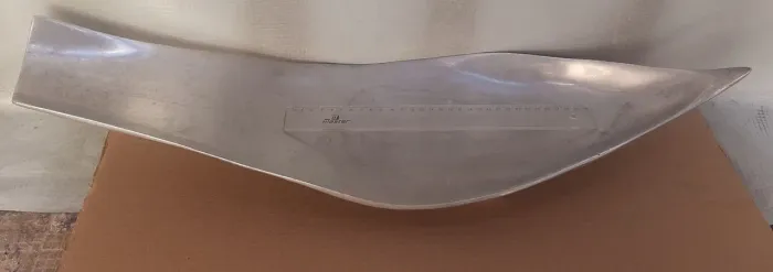 Bandeja de peixe e frutas