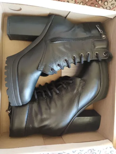 Bota feminina Constanse