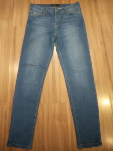 Calça jeans skinny importada  