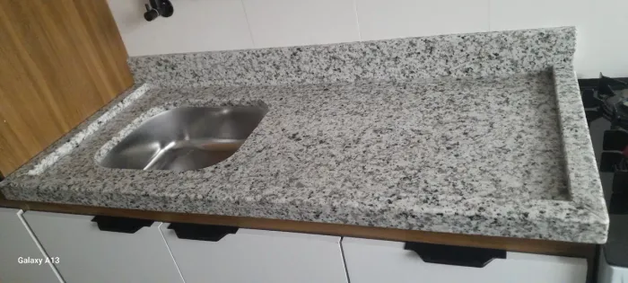 Bancada de Granito com Cuba Inox