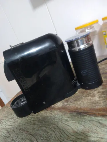 Nespresso | cafeteira u milk black com aeroccino nespresso
