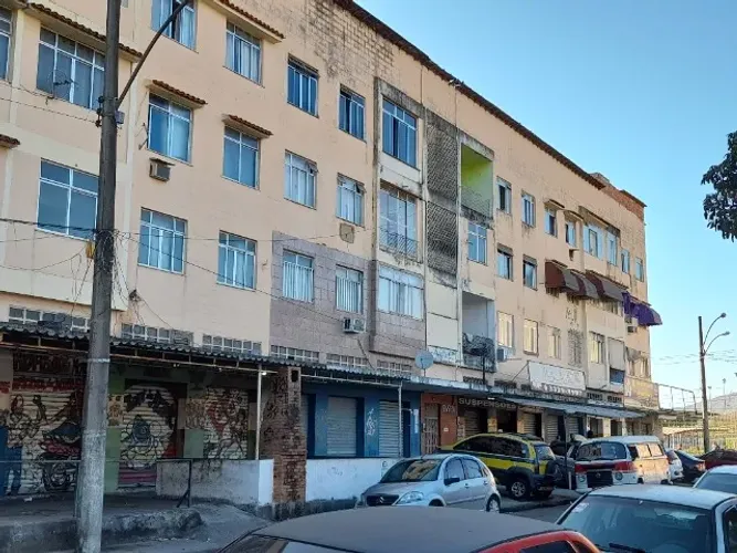 Apartamento no Conjunto IAPI de PADRE MIGUEL , 2 QUARTOS