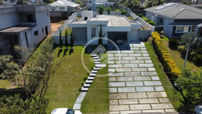 Casa Térrea á venda, 4 dormitórios, sendo 3 suítes, 300 m², condominio Mirante do Vale - J