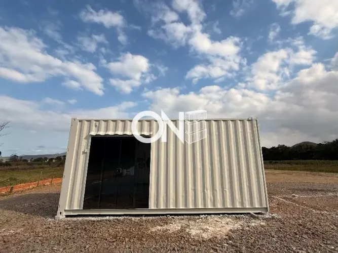 Sala comercial em container pronta para montar seu negócio