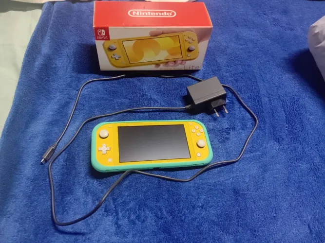 Switch Lite Amarelo 32gb + cartão SD 128gb