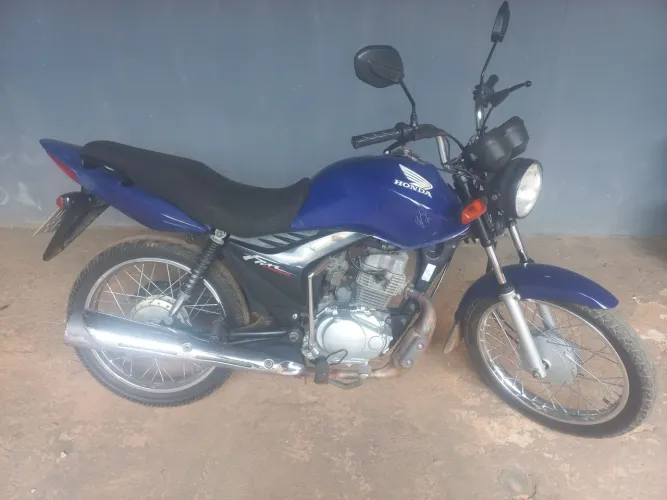 Vende se moto titan
