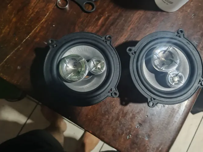 Auto falantes de carro