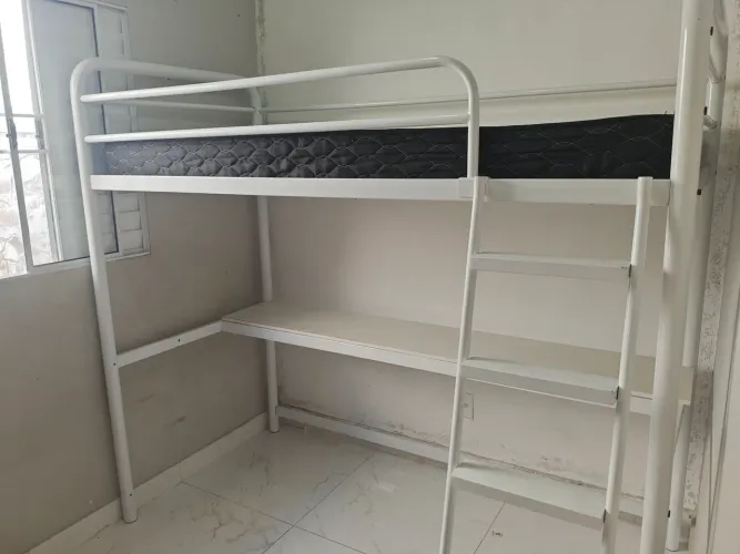 Cama suspensa