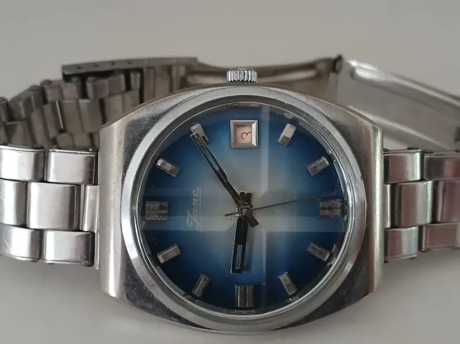 Relógio antigo raro exemplar suíço JUNE WATCH swiss, à corda 1970