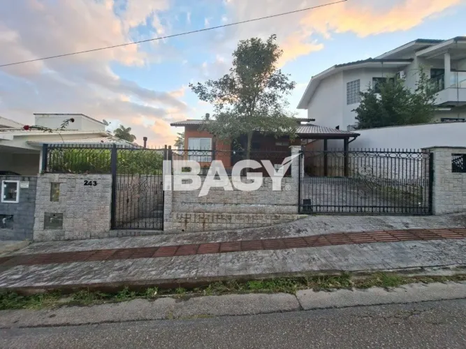 Excelente Casa 2 dormitório(s) em Pedra Branca - Palhoça