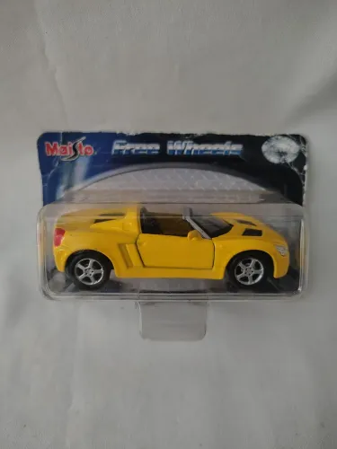 Miniatura Opel Speedster - Maisto - Free Wheels Lacrada 