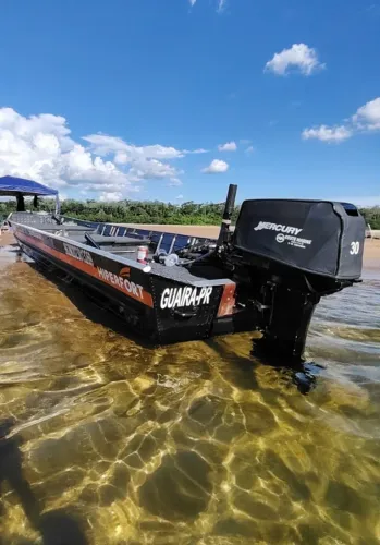 1Barco aluminio plataformado Hyperforte 30HP partida